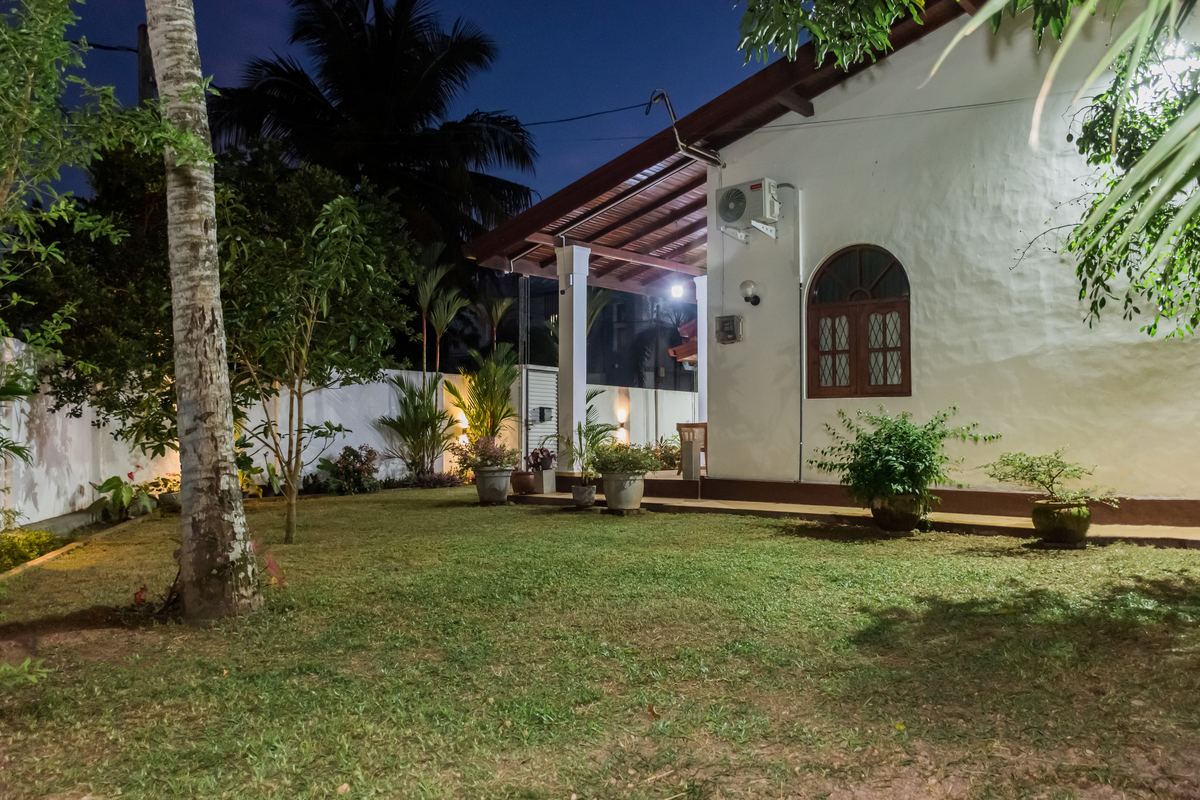 Villa garden